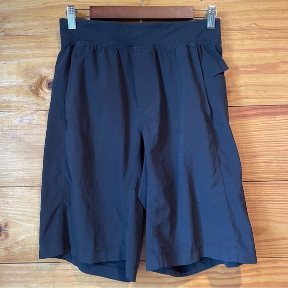 Lululemon Men’s Activewear Workout Shorts Black Small - Picture 1 of 10